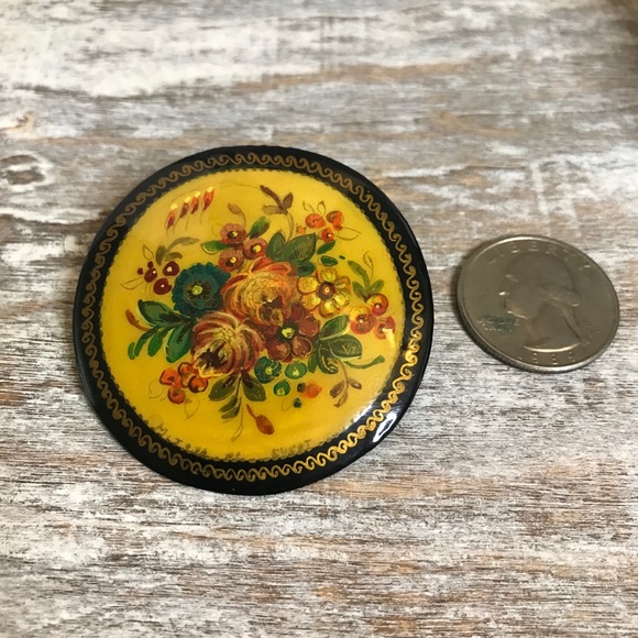 Vintage Russian Painted Floral Wooden Brooch - Picture 2 of 7